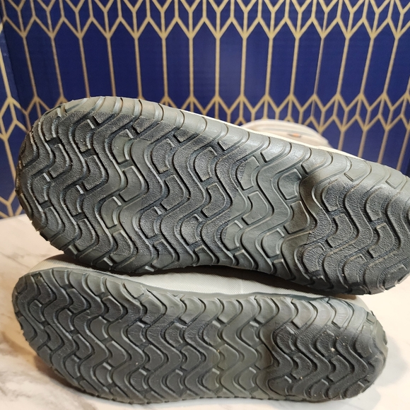 BOGS Kids Rubber Waterproof Rain Boot - Picture 7 of 11